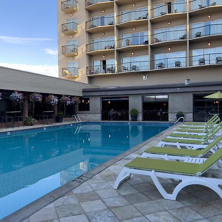 Coast Capri Hotel Kelowna Esterno foto
