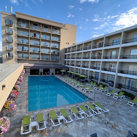 Coast Capri Hotel Kelowna Esterno foto